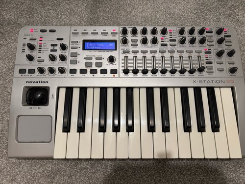 Novation station 25 - novation, x