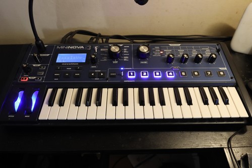 Novation mininova synthesiser - novation,